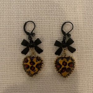 NWOT Betsey Johnson leopard earrings